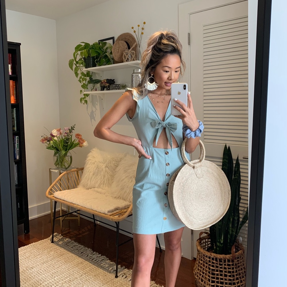 Peekaboo tie front dress with buttons